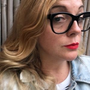 Meet your Posher, Ms. Lynch